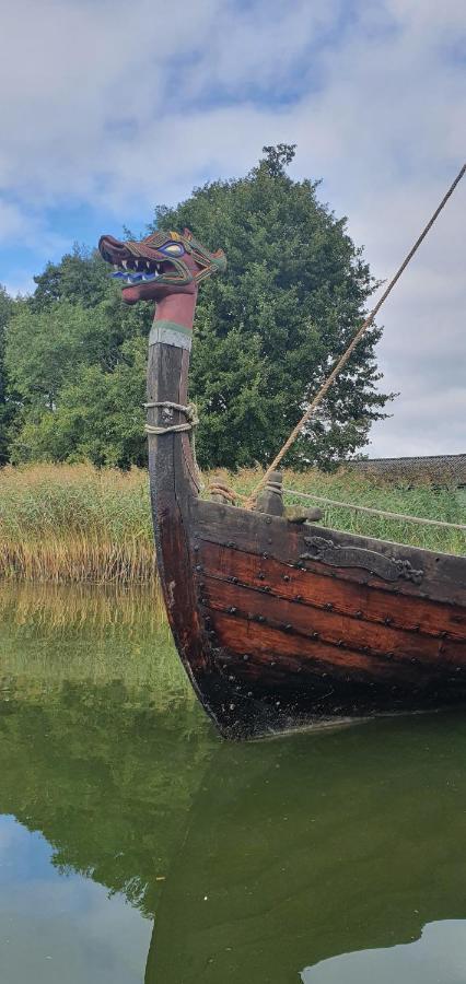 Vittfarnas Hird Vikingaby Sosdala Exterior foto
